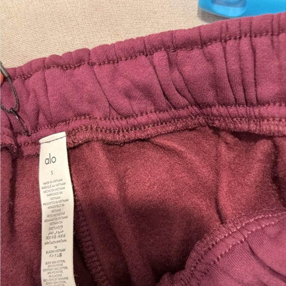 Alo Burgundy Crewneck & Straight Leg Set NWT Size Small - Picture 4 of 5